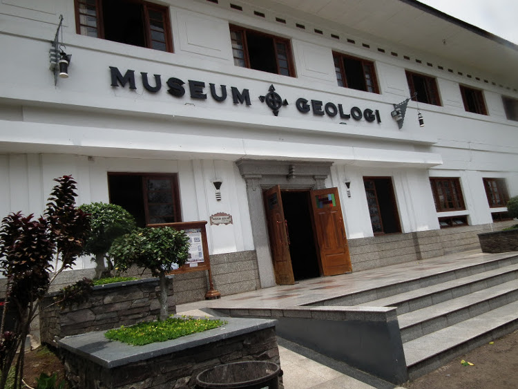Museum Geologi. Tempat Mempelajari Sejarah Bumi di Kota&nbsp;Bandung